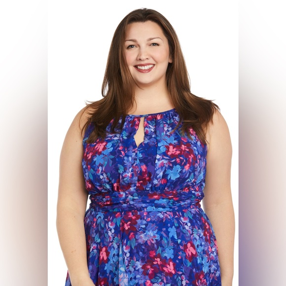 Long Printed Chiffon Dress with a Halter Keyhole Size 14W and 16W - Picture 3 of 5